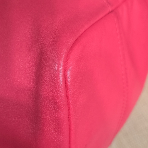 V-DAY SALE! Coach Bold Pink Shoulder Bag EUC - Picture 6 of 16